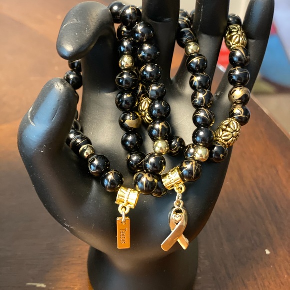 Handcrafted bead bracelets - Picture 3 of 3